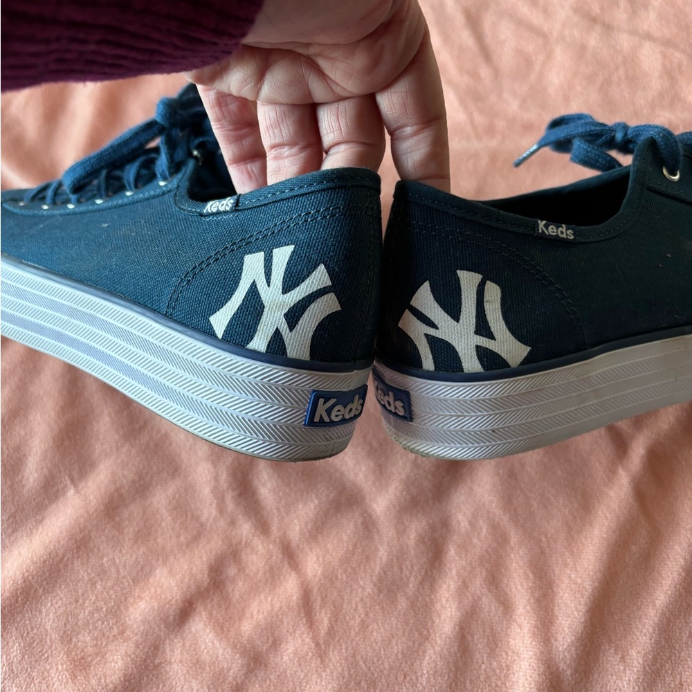 Women's Keds New York Yankees Triple Kick Sneakers